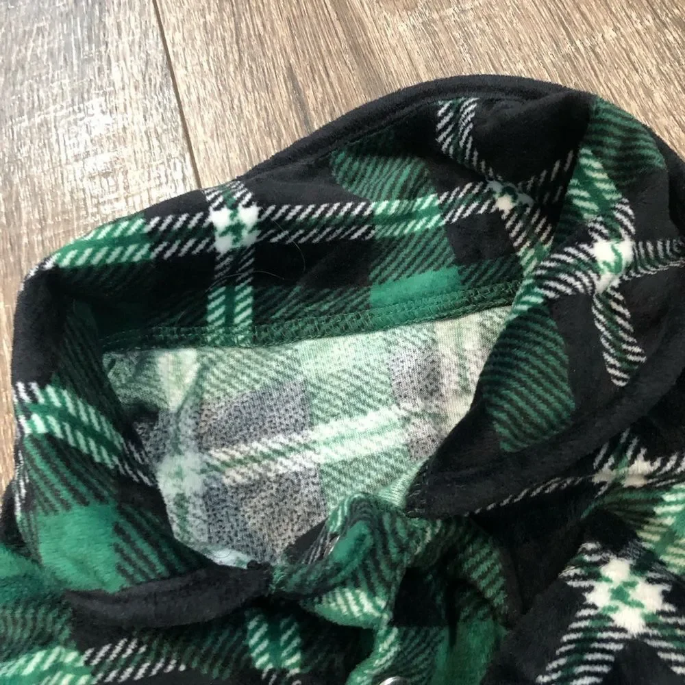 n/a cozy green